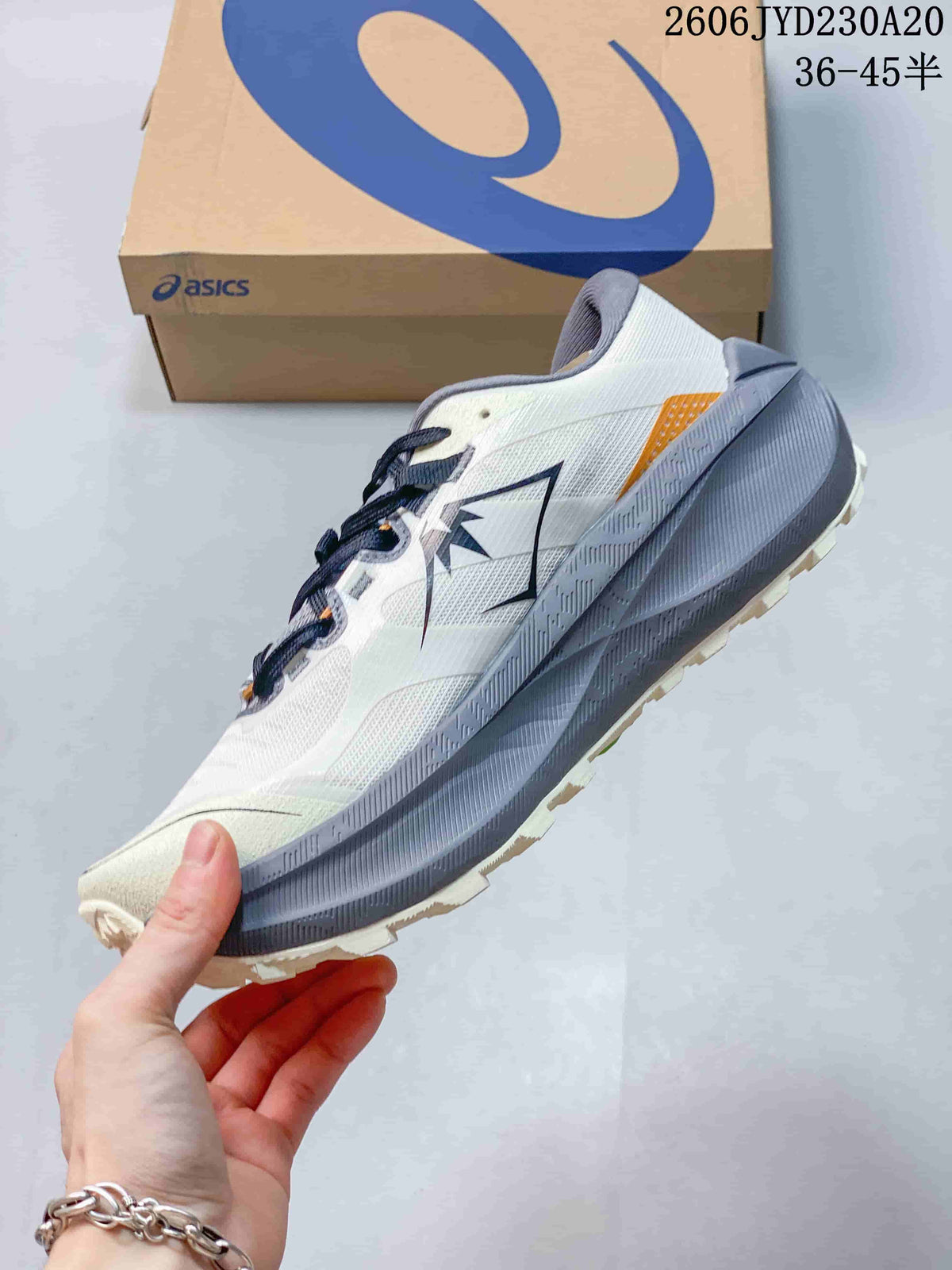 ASICS GEL-TRABUCO MAX 5 Trail Running Shoes White Gray