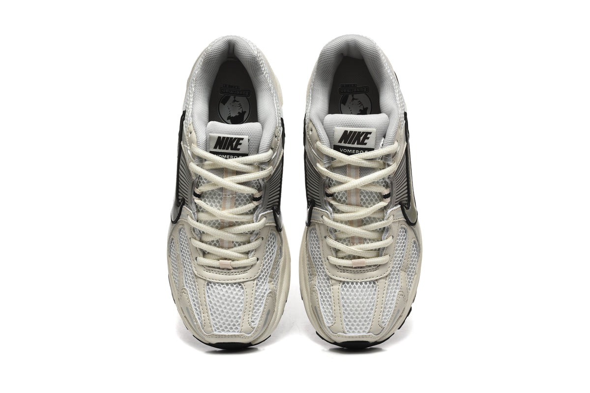 Nike Zoom Vomero 5 Sneakers in Cream and Silver