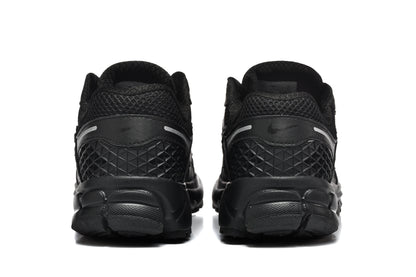 Nike Vomero 5 Black Running-Style Sneakers