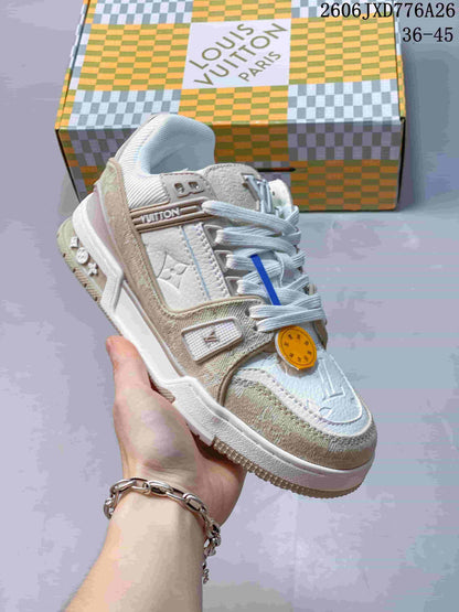 Louis Vuitton Trainer Low-Top Sneakers HL581400624