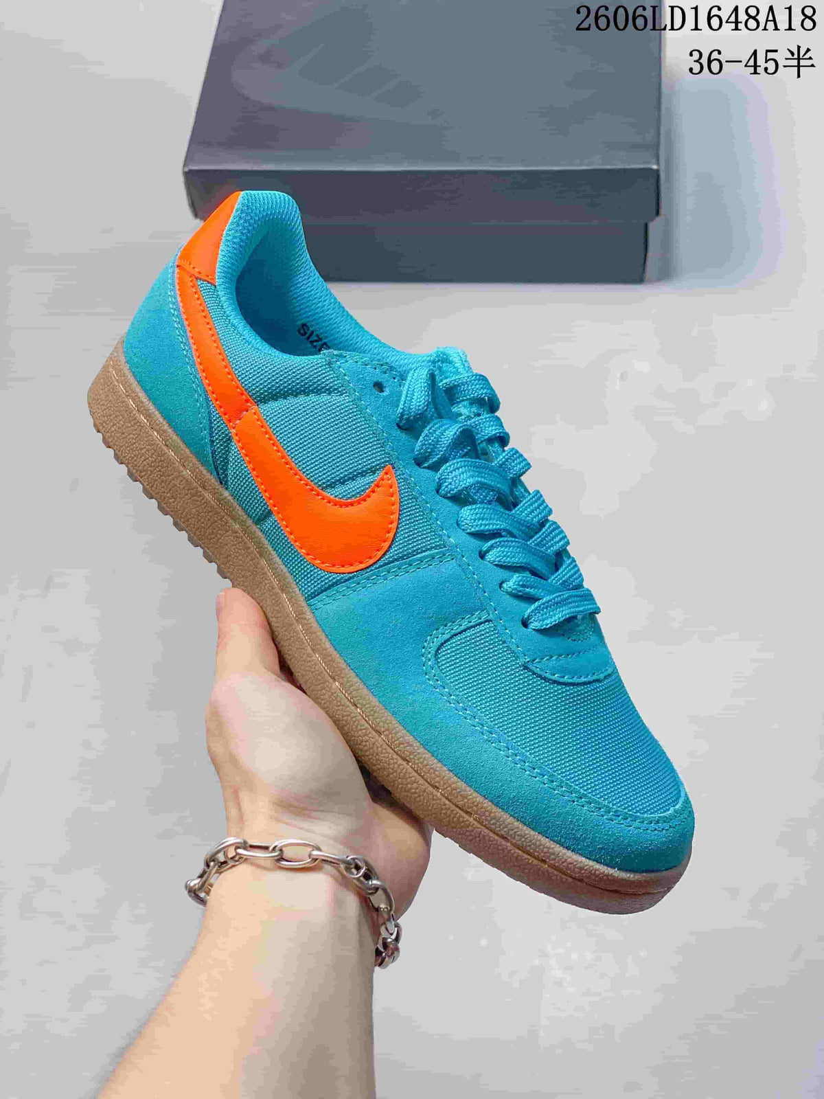 Nike Field General 82 SP Low-Top Sneakers