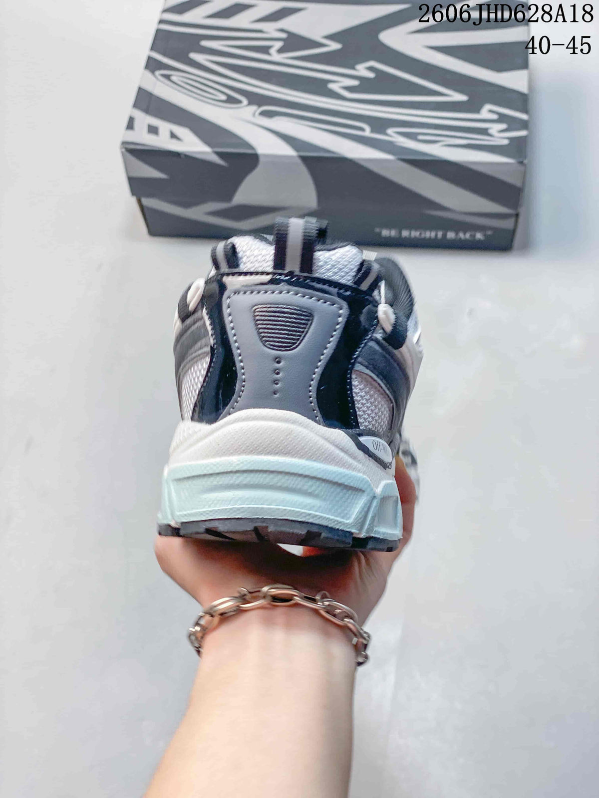 Off-White Be Right Back Low-Top Sneakers 611380ASWPR