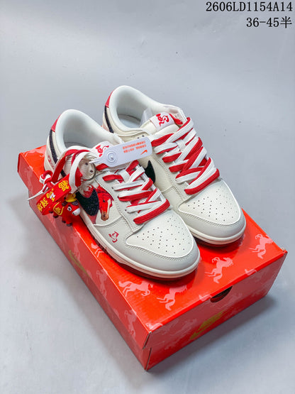 Nike SB Dunk Low Anniversary Horse Graphic Sneakers FC1688-257