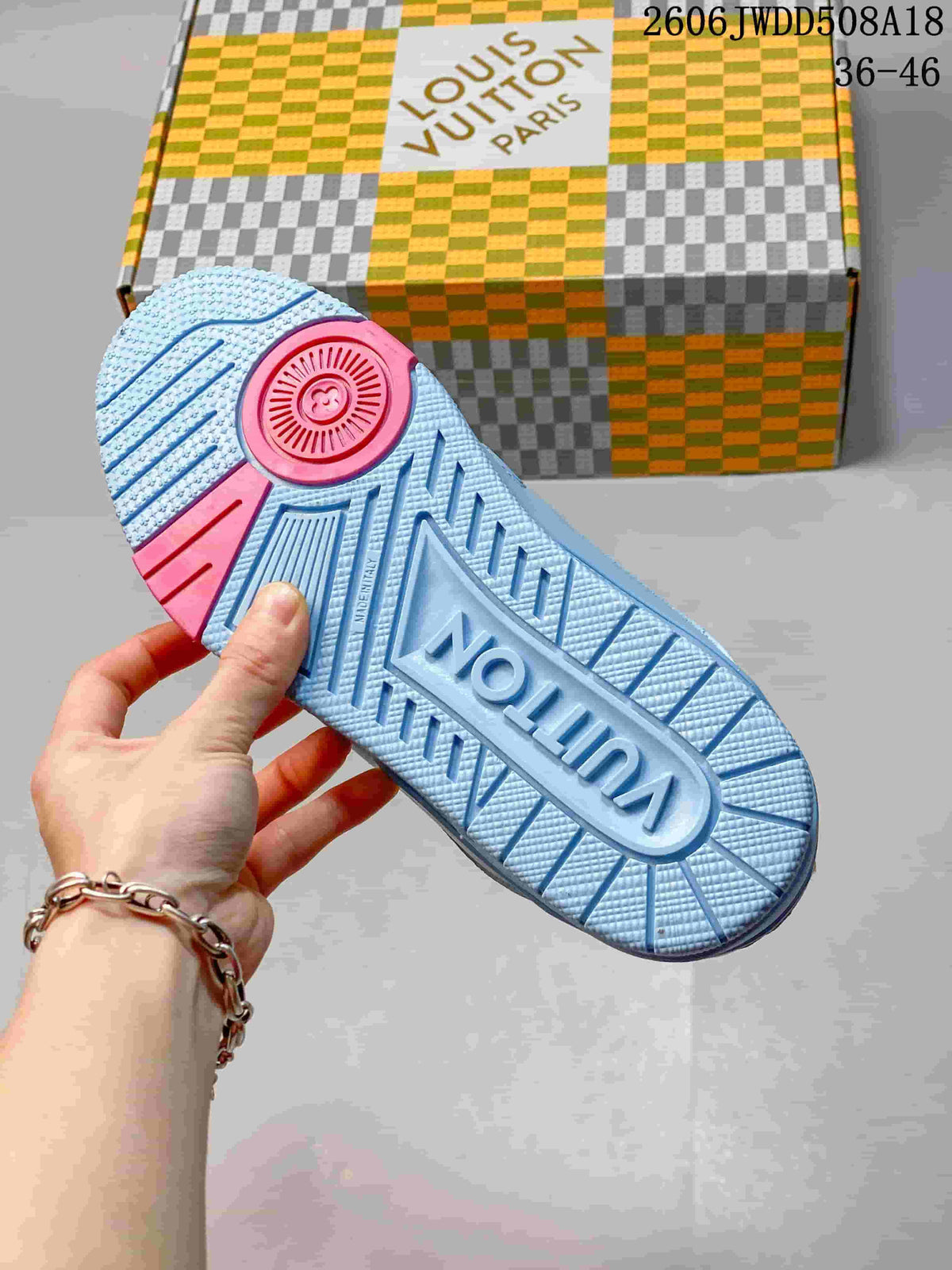 Louis Vuitton Trainer Low-Top Sneakers in Blue