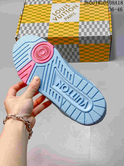 Louis Vuitton Trainer Low-Top Sneakers in Blue