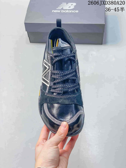 New Balance MT10O Low-Top Trail Sneakers in Navy
