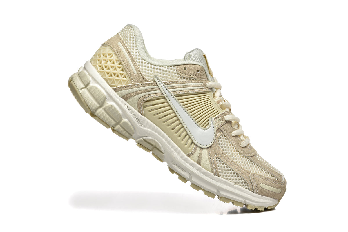 Nike Zoom Vomero 5 Sneakers in Beige and White