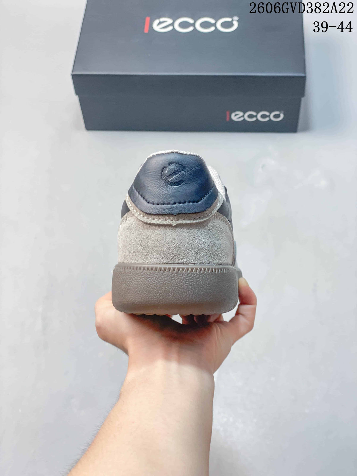 ECCO Men's Casual Lace-Up Sneakers, Gray and Navy, 2606GVD382A22