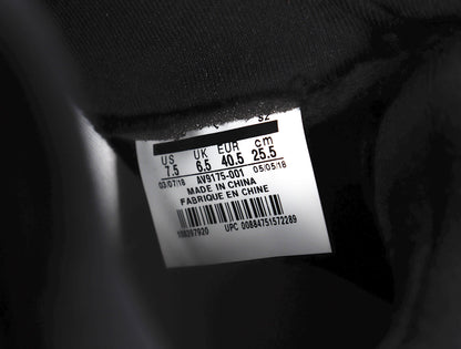 Inside shoe size label showing EU 40.5 and product code AV9175-001