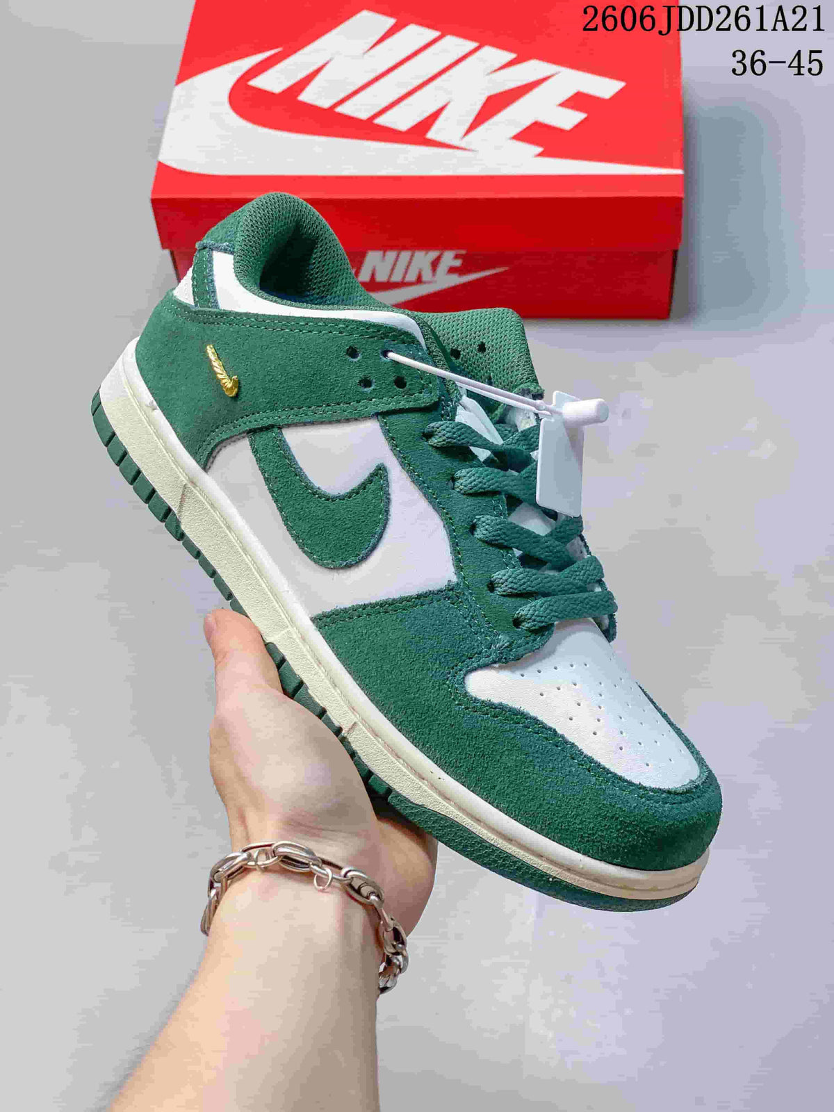 Nike Dunk Low Green and White Sneakers 06JDD261A21