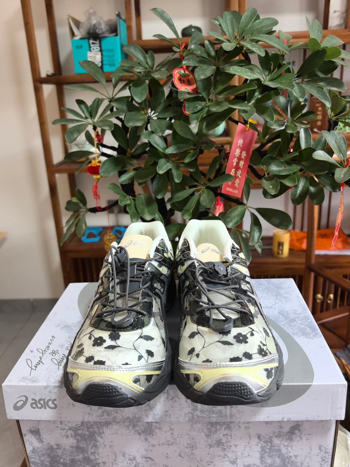 ASICS GEL-Quantum 360 B2 Sneakers in Cream and Black