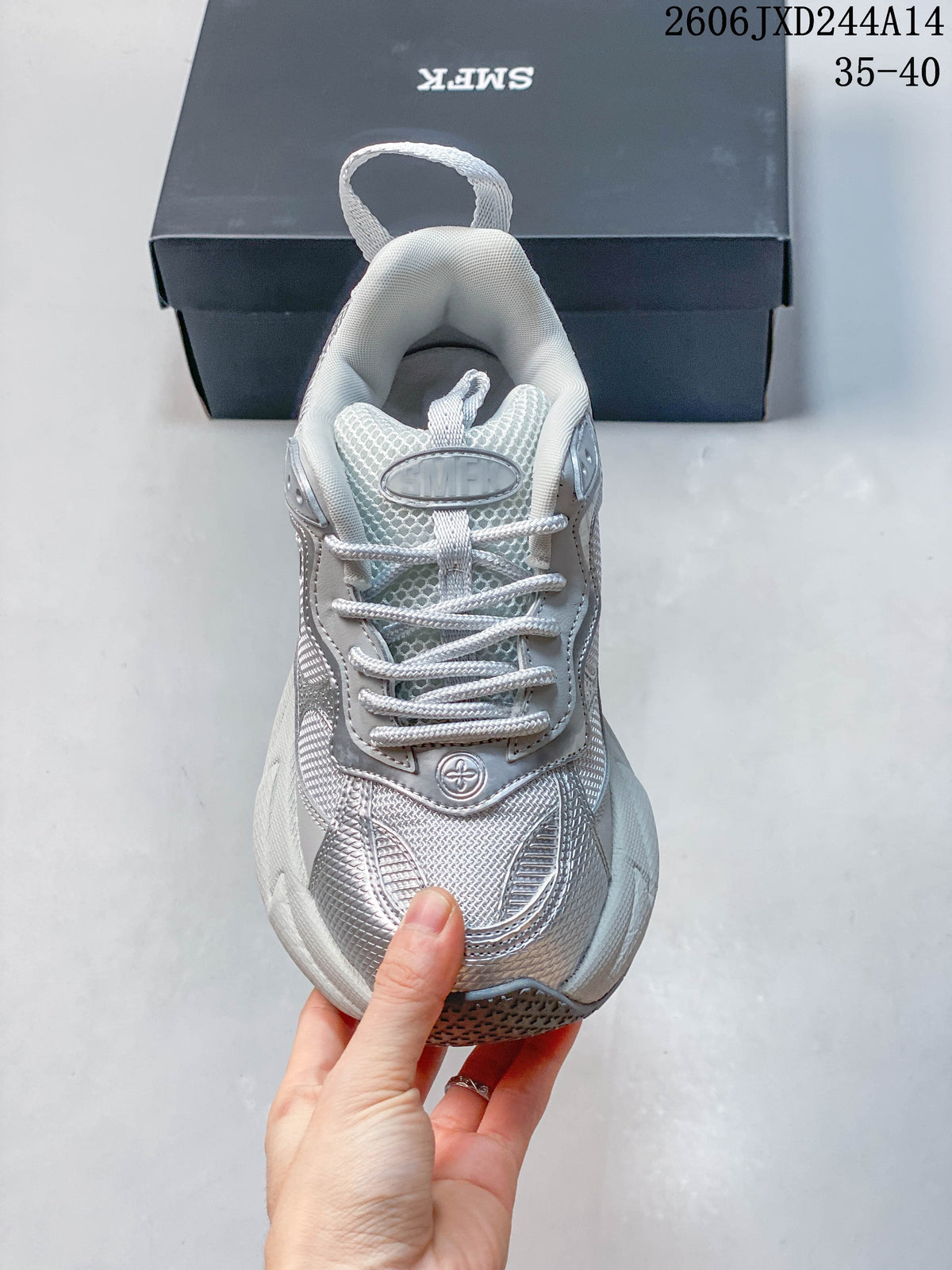 SMFK Future Ripple Low-Top Sneakers in Silver and White