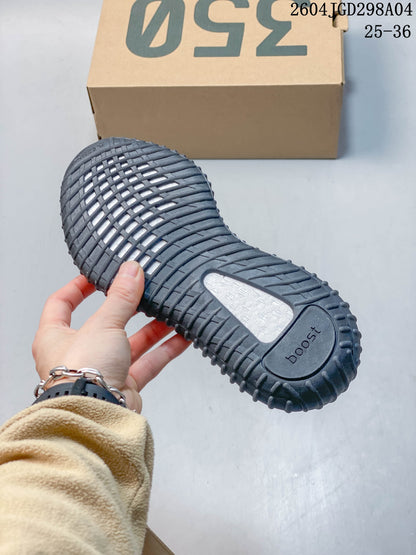 adidas Yeezy 350 V2 Kids Sneakers, Charcoal Graphic
