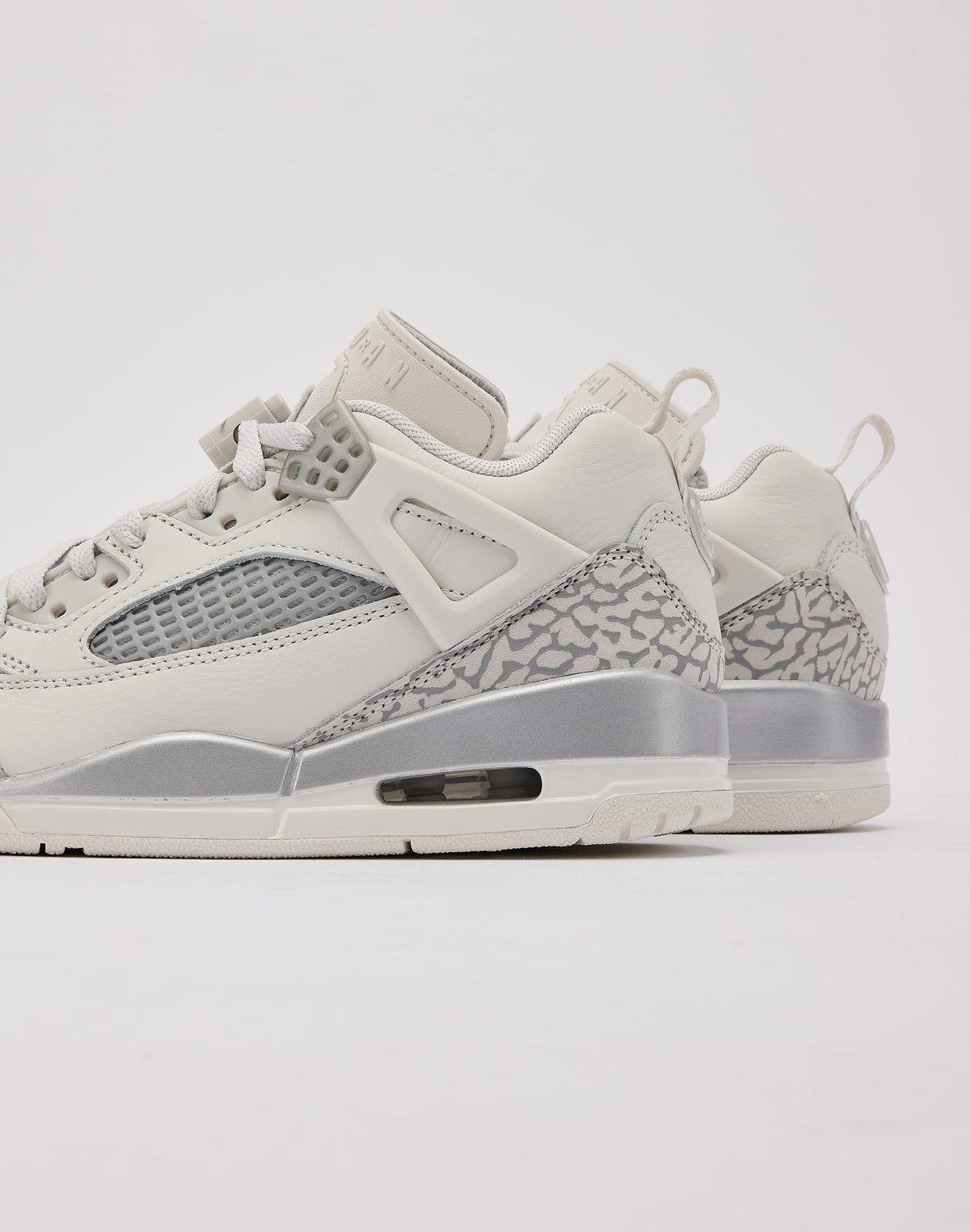 Jordan Spizike Low