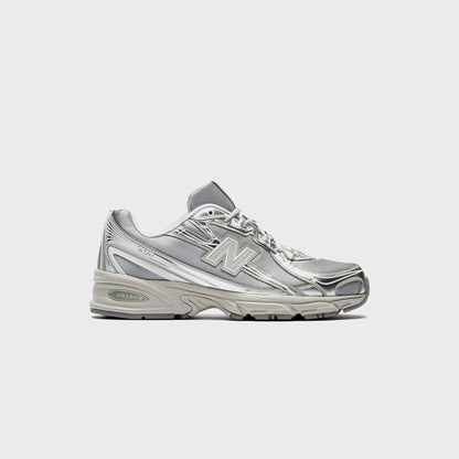 New Balance 740 - Metallic Silver