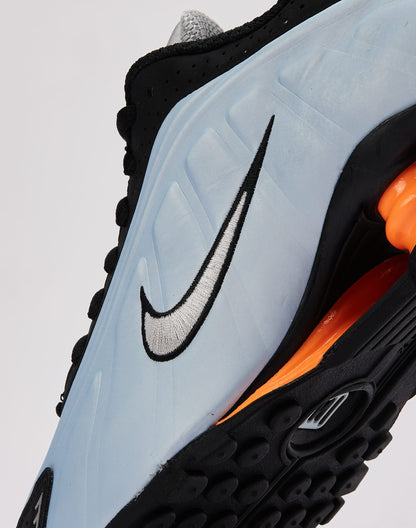 Nike Shox R4